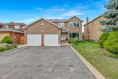 Detached in Oakville