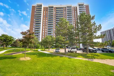 Condo Apartment in Brampton
