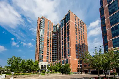 Condo Apartment in Toronto