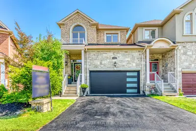 Att/Row/Townhouse in Oakville