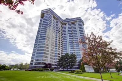 Condo Apartment in Mississauga
