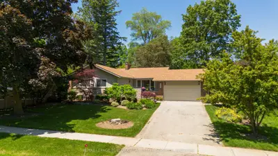Detached in Oakville
