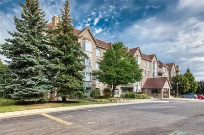 Condo Apartment in Burlington