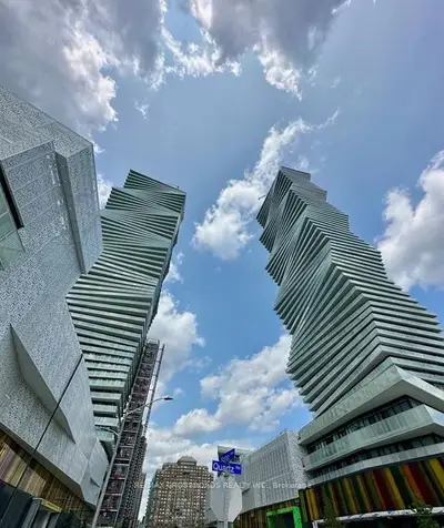 Condo Apartment in Mississauga