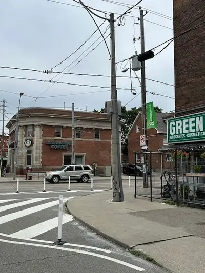 5 Boustead Avenue Apt #2, Toronto W01, On M6r 1y7