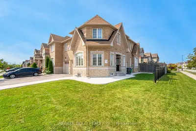Semi-Detached in Brampton