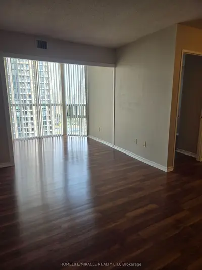 285 Enfield Place S 1701, Mississauga, On L5b 3y6