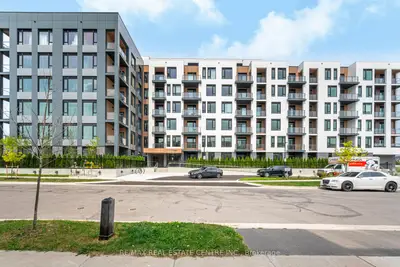 Condo Apartment in Milton