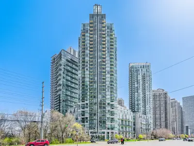 220 Burnhamthorpe Road 3202, Mississauga, On L5b 4n4