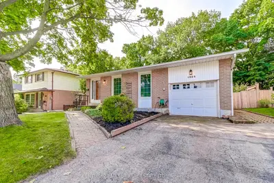 Detached in Oakville