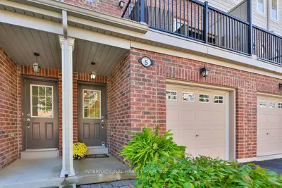 Condo Townhouse in Mississauga