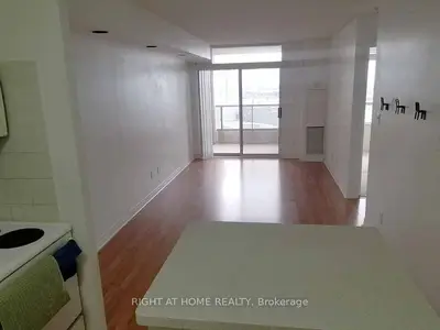 Condo Apartment in Mississauga