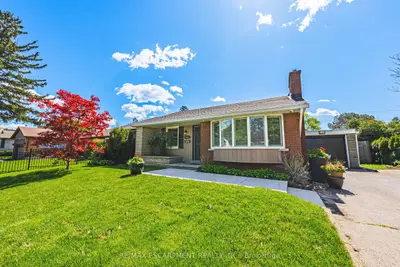 Detached in Burlington