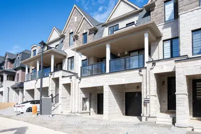Att/Row/Townhouse in Burlington
