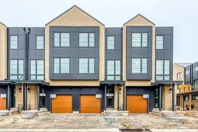 Att/Row/Townhouse in Burlington