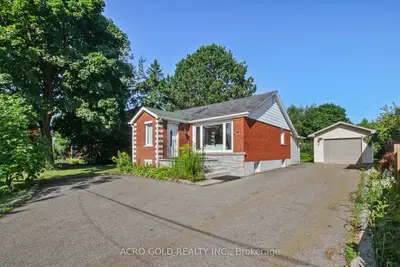 Detached in Oakville