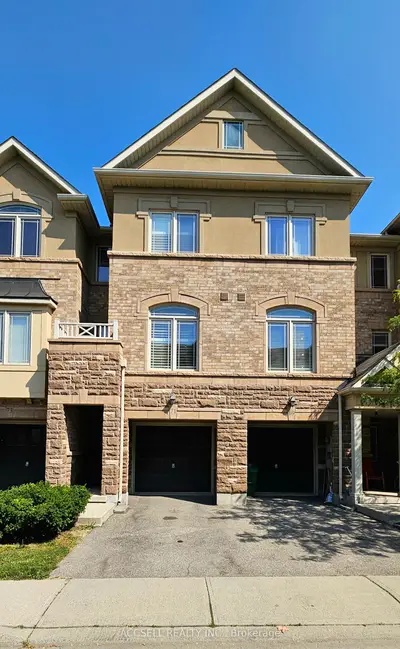 Condo Townhouse in Mississauga