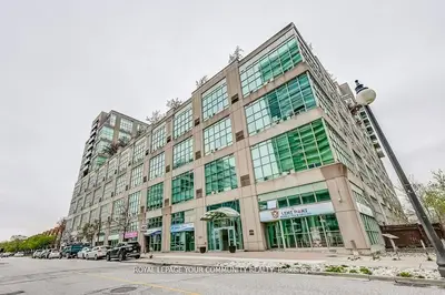Condo Apartment in Toronto