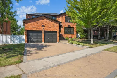 Detached in Oakville