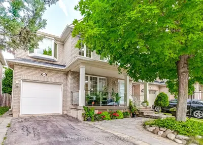 Detached in Oakville
