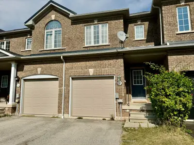 Att/Row/Townhouse in Burlington