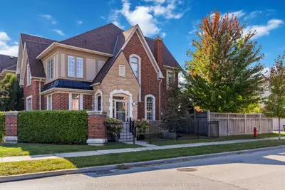 Att/Row/Townhouse in Mississauga