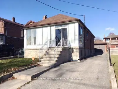 1120 Glencairn Avenue, Toronto W04, On M6b 2b4