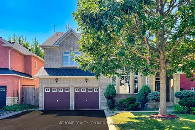 Detached in Oakville