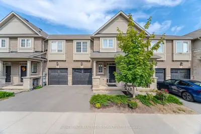 Att/Row/Townhouse in Oakville
