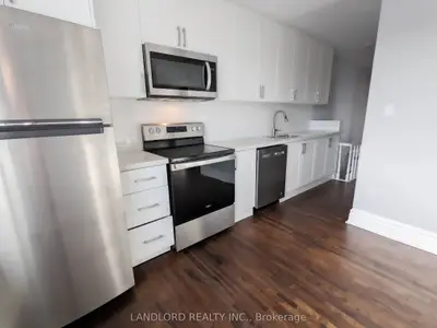 2534 St Clair Ave West Avenue W Upper, Toronto W03, On M6n 1l6