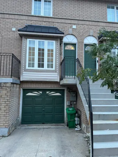 Condo Townhouse in Mississauga