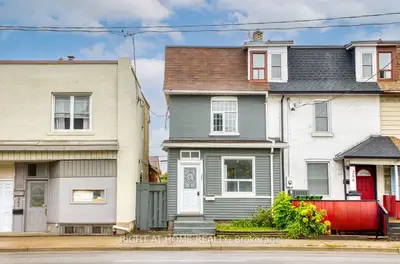 Duplex in Toronto