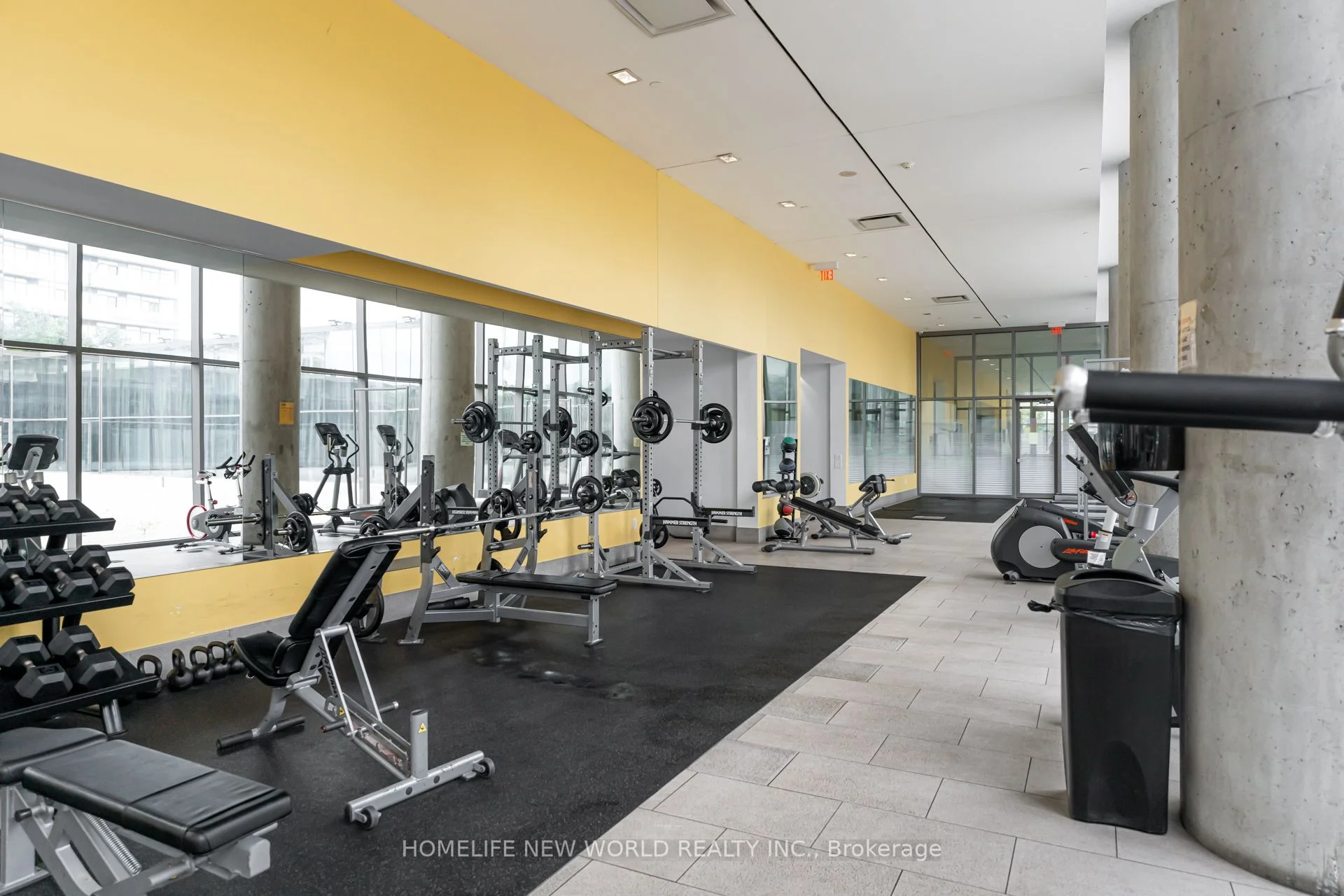 103 The Queensway Avenue 2014, Toronto W01, ON M6S 5B3