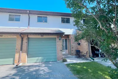Condo Townhouse in Halton Hills