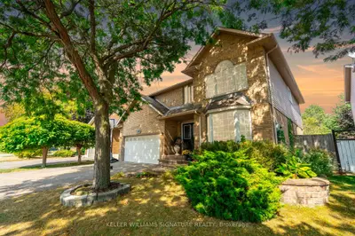 Detached in Burlington