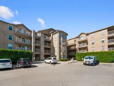 Condo Apartment in Oakville