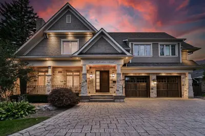 Detached in Burlington