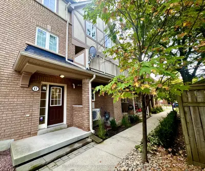 Condo Townhouse in Oakville