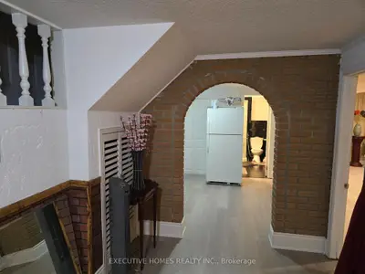 1061 Pearson Drive, Oakville, On L6h 2a9