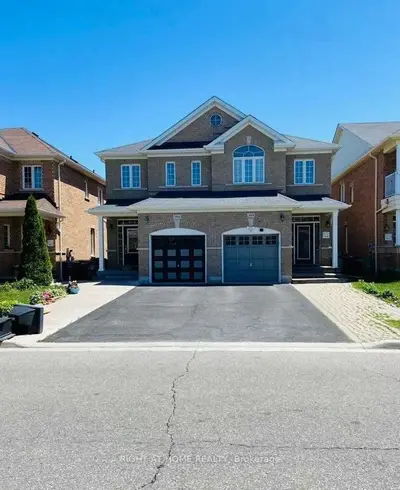 Semi-Detached in Mississauga