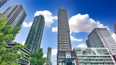 Common Element Condo in Mississauga