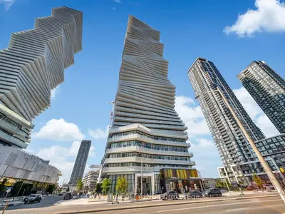 Condo Apartment in Mississauga