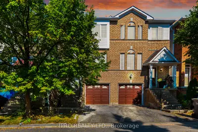 Att/Row/Townhouse in Mississauga