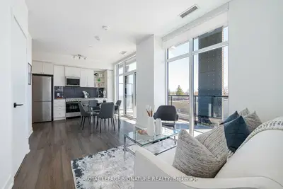 Condo Apartment in Toronto