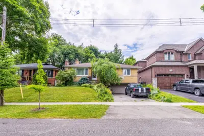 29 Hill Garden Road, Toronto W09, On M9p 1x8