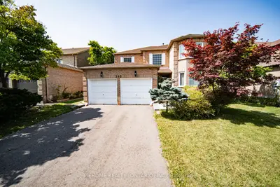 Detached in Oakville