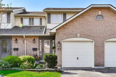 Condo Townhouse in Burlington