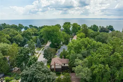 Detached in Burlington