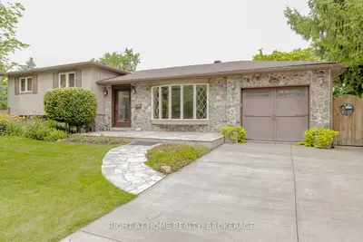 Detached in Burlington