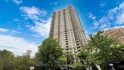 Condo Apartment in Mississauga